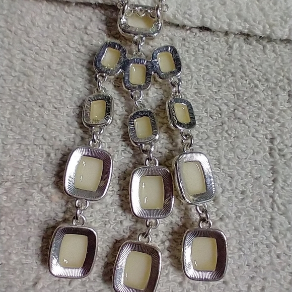 Liz Claiborne long silvertone white faceted dangle statement necklace - Picture 5 of 8